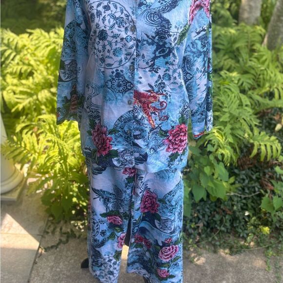 Natori Blue and Red Floral and Dragon Pajama Set - Picture 3 of 9